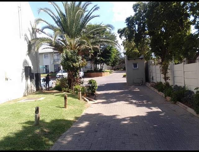 2 BEDROOM APARTMENT FOR SALE IN LYNDHURST